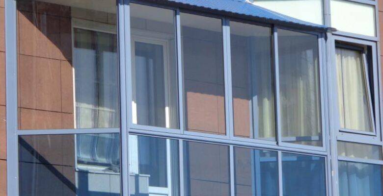 Теплое остекление балконов и его особенности