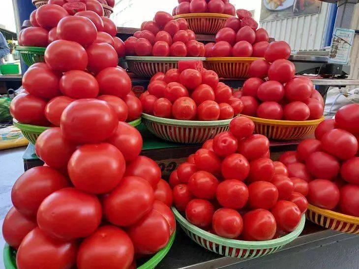 Небывалый урожай томатов: советы, о которых не пишут в книгах, но используют в огороде