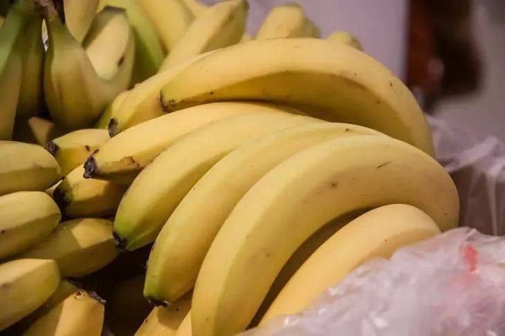 Это должен знать каждый: что произойдет, если съедать банан на ночь