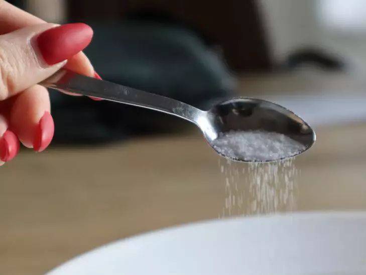 Как использовать соль в качестве подкормки: не все дачники знают - оригинальные способы