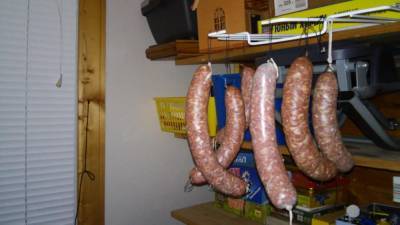 Варено-копченые колбасы из мяса индеек, свинины, говядины и других видов мяса - fermilon.ru