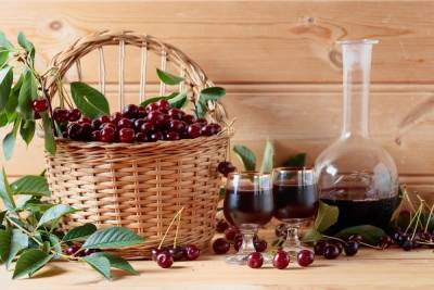 Как приготовить домашнее вино, настойку, наливку и ликер из вишни – 17 рецептов - ogorod.ru