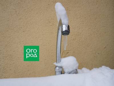 Инструкция: Как растопить замерзшую воду в трубах на даче - ogorod.ru