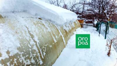 Чем очистить крышу теплицы из поликарбоната от снега - ogorod.ru