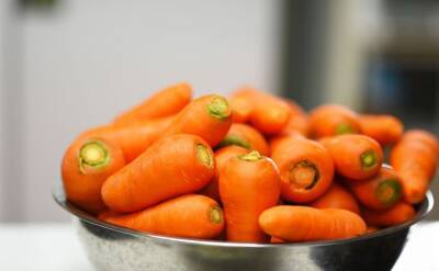 Светлана Протас - Что добавить в почву в начале мая, чтобы морковка росла крупной, ровной и без корявостей - belnovosti.by