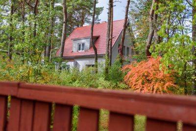 Дуб у дома — друг, враг или так? Эксперты — о том, как сажать деревья чтобы не повредить дома рядом с ними - rus.delfi.lv - Латвия